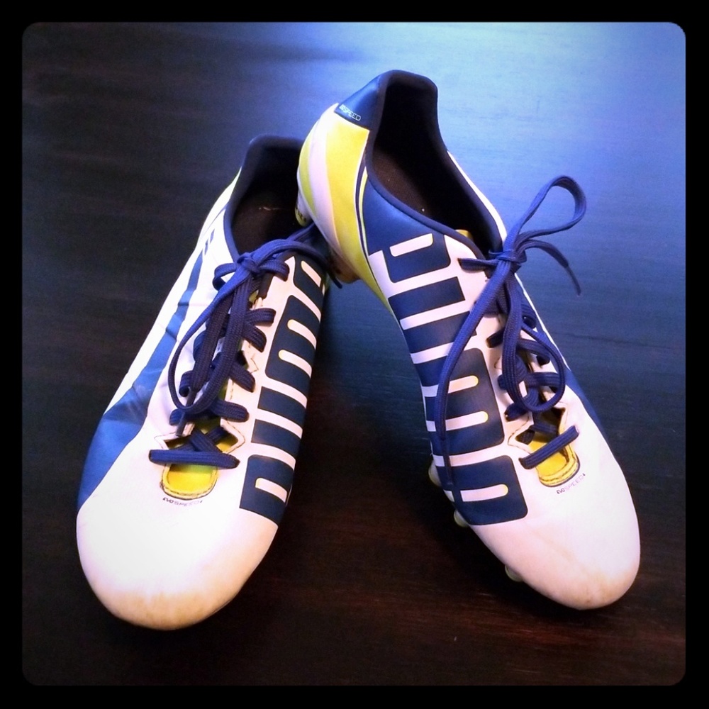 Women's soccer cleats